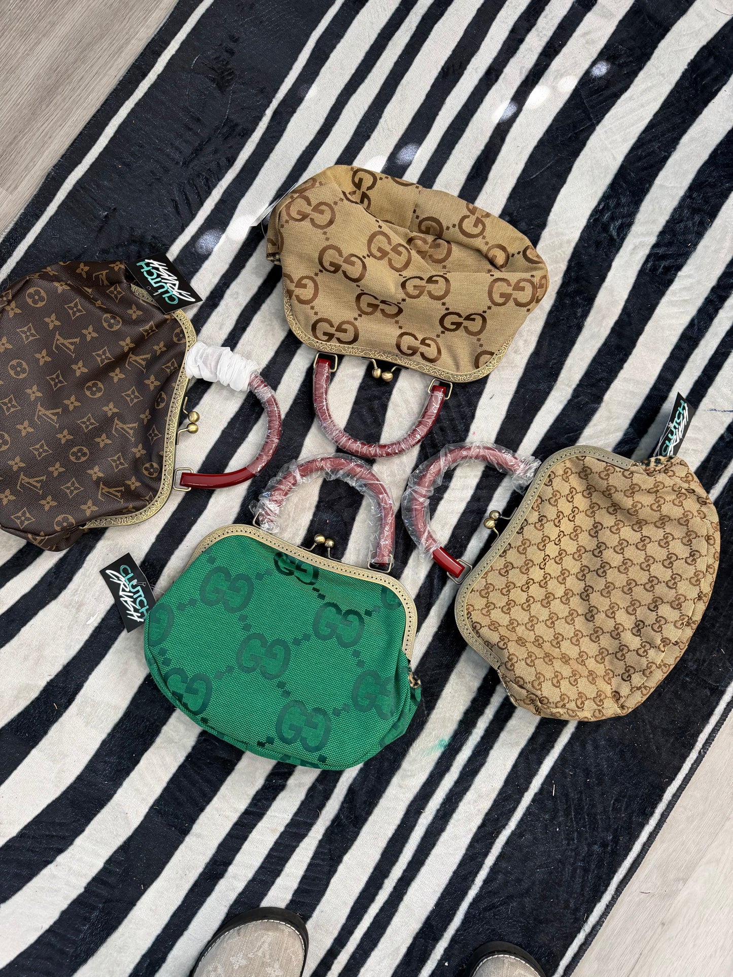 Pouf Clutch w/ HANDLE