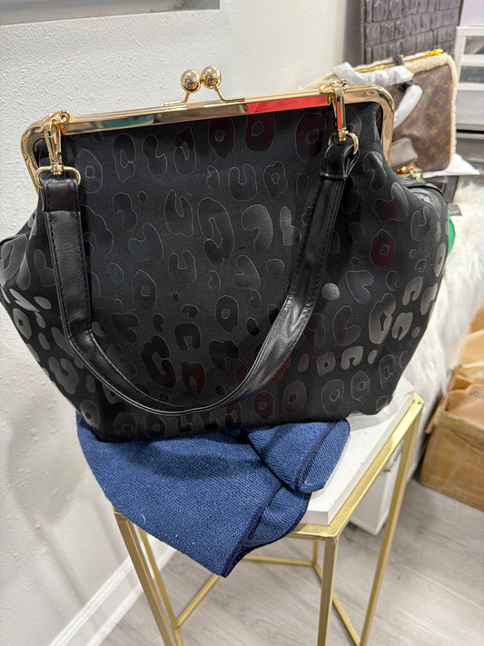 BLACK LUXE KISS Lock